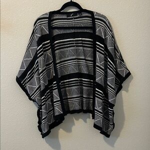GNW Black and White Geometric Knit Poncho